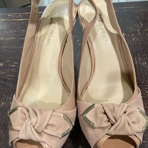 ANTONIO MELANI Women's Bow Detail Peep-Toe Heels